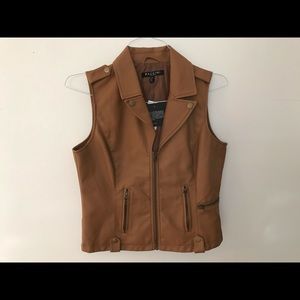 Leather vest women’s medium